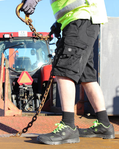 Teamline werkshort met cargozakken